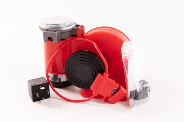 Le klaxon compact rouge est fait pour ceux qui veulent un klaxon puissant, 118dB à 2 mètres, et compact..afin de l'installer sur une moto ou voiture